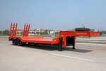 鵝頸式低平板運(yùn)輸半掛車(chē)