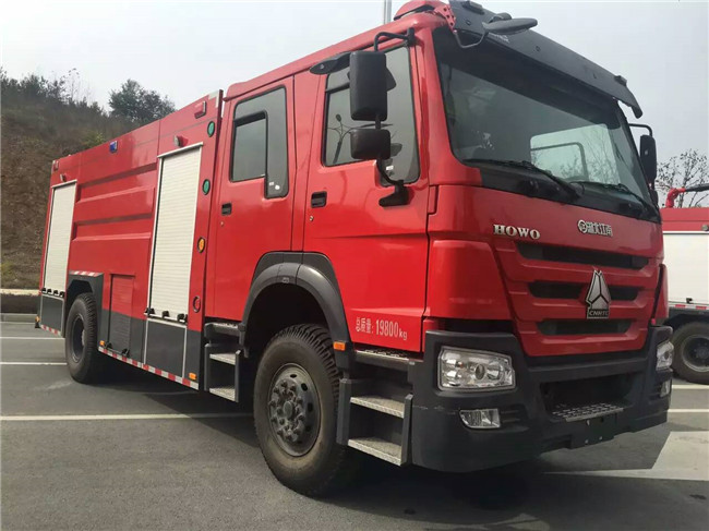 重汽8噸泡沫消防車(國五)